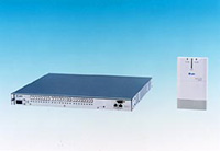 集合装置「CN-100BOX24S」(左)と宅内装置「CN-100E」(右)