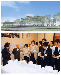 同潤会青山アパート再開発事業完成予想図(上)。記者発表会の模様、写真左は建築家の安藤忠雄氏(下)