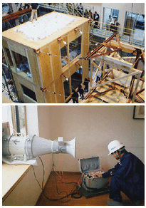 上:2層引き倒し実験 下:気密性能測定