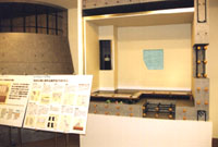 「マンションスクエア」内に展示されている免震構造説明模型