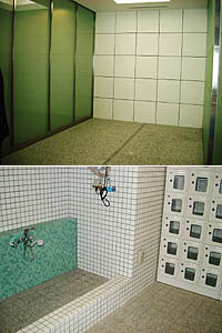 1階には、しつけ教室などを行なうスペース「クラブルーム」（上）とペット足洗い場＆ペットロッカー（下）を完備