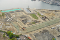 開発地区の様子。ドック跡は一部残され、ここを活用した非常時の海上輸送も検討中とのこと。