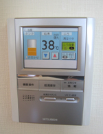 「エコキュート」のコントローラーを使って、エネルギーアドバイスサービス「でん電むし」のモニターも可能