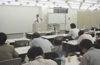 講演中の首都圏不動産公正取引協議会事務局長・谷 正志氏