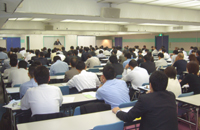 協会の新たな取り組みに、集まった会員は140名超