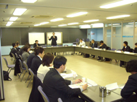 積極的な質議がなされた第1回研究集会