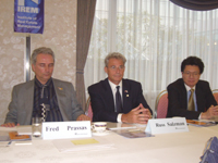 左からFred Prassas氏、Russ Salzman氏、James S Lee氏