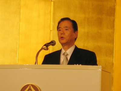 挨拶する川口本部長