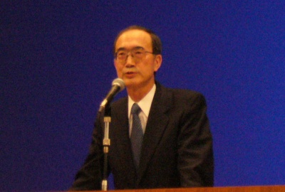 開会の挨拶をする那珂 正理事長