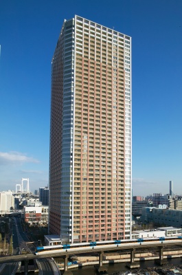分譲棟の「グローヴタワー」(49階建て・総戸数833戸)は、すでに全戸販売済み