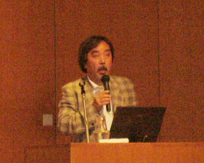 基調講演を行なう岩村氏