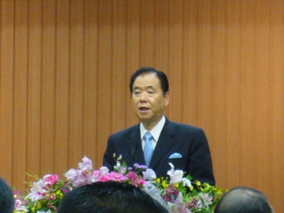 挨拶をする川口 貢本部長