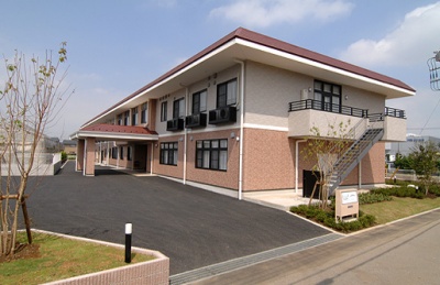 介護施設「あずみ苑 高見原」外観