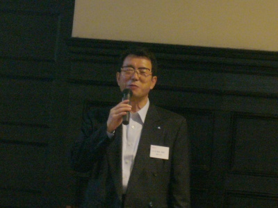 「他大学の仲間も、お互いの交流、ひいては地域とのつながりを深めてほしい」と語る、荒井会長