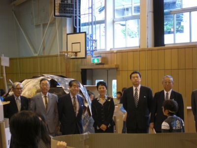 多数の業界団体関係者が視察に訪れた