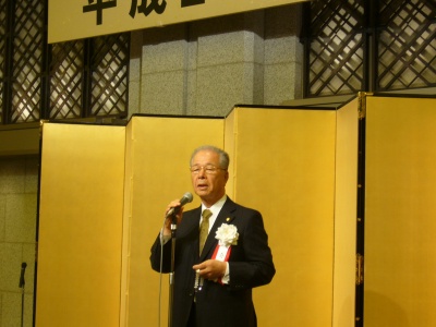 「激しい競争のなか、必要とされる企業に」と語る樋口武男会長