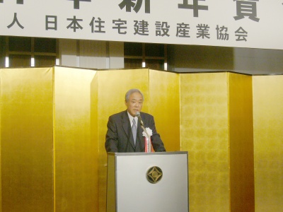 「日本経済は必ず復活すると信じている」と語る理事長の神山和郎氏