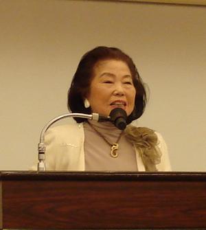「若い世代が憧れるような業にしていきましょう」とあいさつする(財)日本賃貸住宅管理協会会長兼レディース委員会会長の北澤艶子氏