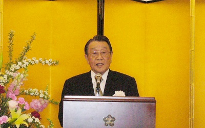「一丸となって難局を乗り超えていきましょう」と語る高木会長