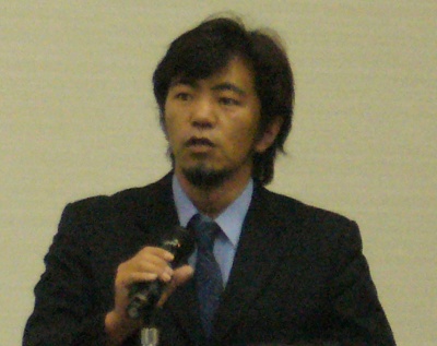 「長期優良マンションの普及によりマンションの長寿命化が進めば、一世代あたりの住居負担額が軽減され、その分、家族の余暇活動や子供の教育に充てられるのではないか」と語った楢橋康英氏