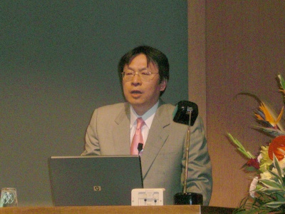 「新不動産ジャパンが目指すもの」と題して講演をする、早稲田大学大学院 ファイナンス研究科教授の川口有一郎氏