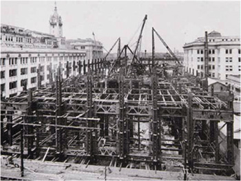 展示例「三井本館建築工事中」の写真