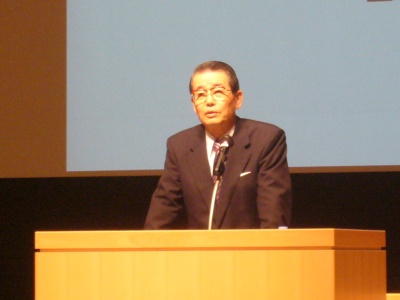 これまでの管理業のあり方、現在の問題点、今後の管理業のあり方について基調講演を行なった、同協会理事長の黒住昌昭氏