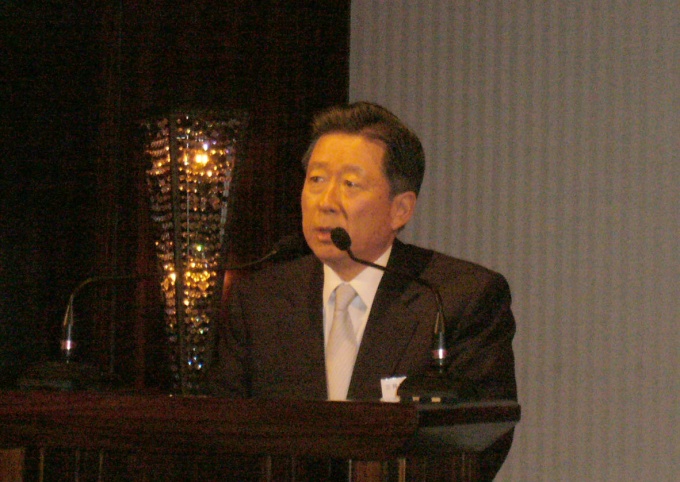 「環境問題についてもグループで最大限の努力をしていきたい」と語る岩沙社長