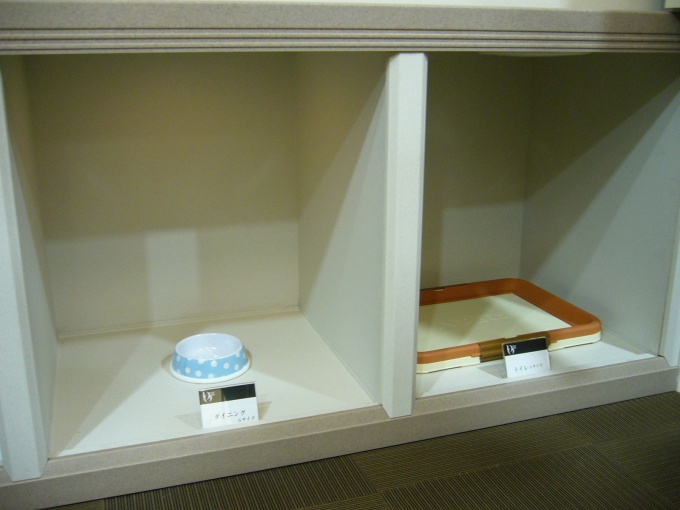「ペットハウス収納」。収納の下段は、ペットのダイニング、トイレとして使用