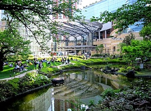 六本木ヒルズの毛利庭園