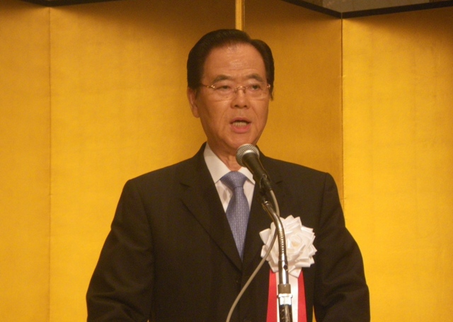 「今年度は、会員のコンセンサスを得ながら、公益法人制度改革に対応するための所要の準備を進めていく」などと語る、川口 貢本部長