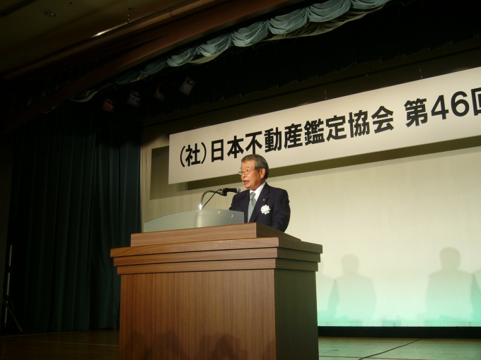 「連合会体制ならびに公益社団法人化への移行をめざす」と力強く話す神戸会長