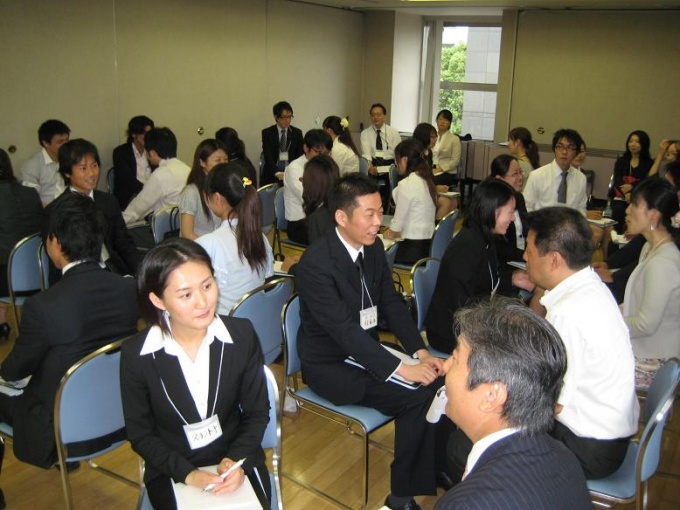 「JPM留学生インターンシップ制度」の合同全体研修会の様子