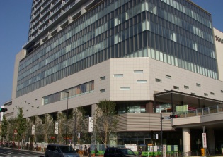 公共施設・商業店舗等が入る低層階