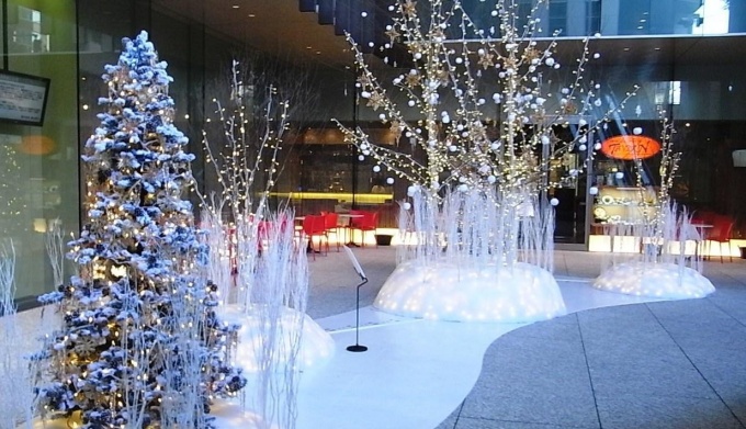 「YUITO」の地下広場に特別展示中のクリスマスツリー