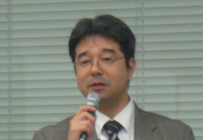 「子どもの発達を見据えた社会の構築が理想」と語る野井准教授