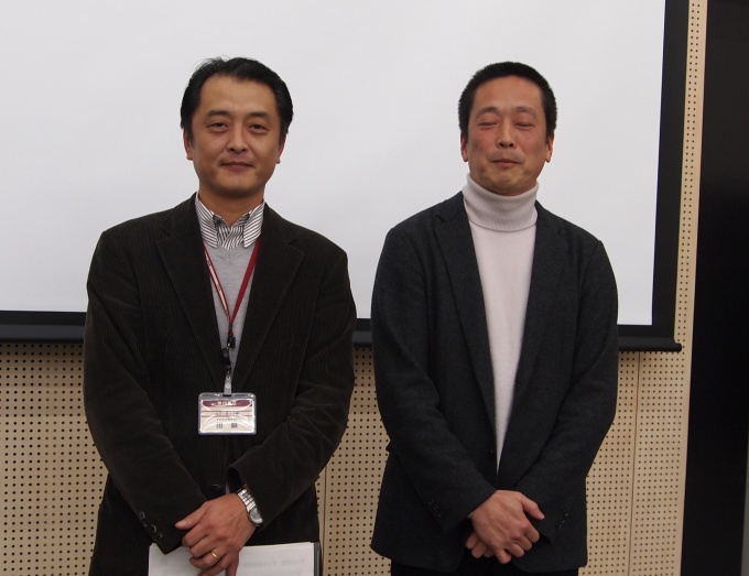 ムジ・ネット(株)専務取締役の田鎖郁男氏(写真左)と東北芸術工科大学建築・環境デザイン学科教授の竹内昌義氏(写真右)