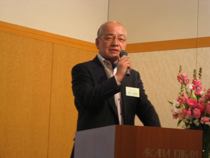 勝利の経営者の10則として、「一流と二流の差は小事の徹底にあることから、まずは小さな成果目標を立て実践していくべき」と語る、同社代表取締役の斉子典夫氏