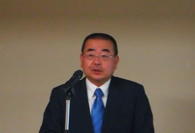 同商品を説明する(株)インテリックス代表取締役の山本卓也氏