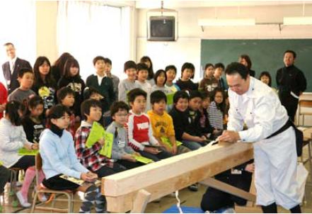 「カンナ社長のふれあい授業」の様子