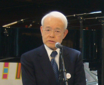 主催者挨拶で「東北地方の震災被災地の復興を祈念する」と述べた、福澤武氏。
