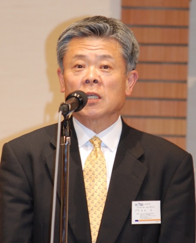 「加盟15大学と規模もますます拡大しており、これから1年、連盟の方向付けを念頭に活動していく」などと挨拶する新理事長の池田 亘氏