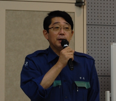 「浦安市はまちづくりのなかで積極的にマンションを誘致してきた。被災マンションについても、しっかりと責任を持っていきたい」などと語った、浦安市長・松崎秀樹氏