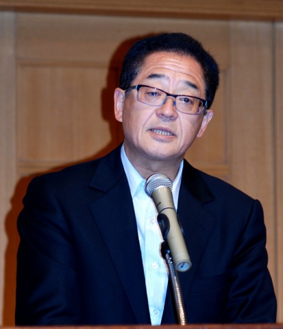 「賃貸住宅管理業者登録制度は業界内での差別化になると考えており、前向きに登録してもらういたい」と挨拶する(財)日本賃貸住宅管理協会会長・三好 修氏
