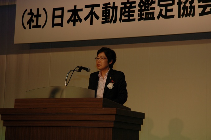 「震災復興への市場ニーズの変化などについても専門性を持って対応していく」と述べる緒方瑞穂新会長