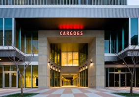 「CARGOES 那覇国際通り」エントランス外観