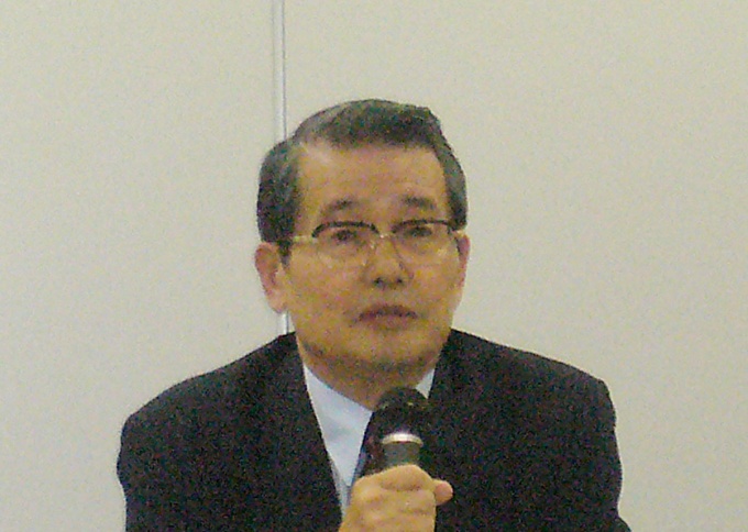 「管理会社はようやく建物から専有部へのサービスに目を向け始めた。居住者の方を包み込めるような住生活総合サービスをめざしていきたい」などと語る黒住理事長