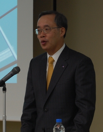 「企業資産の中で大きなシェアを占めるCREを重要な経営資源と捉え、その活用法を考えていくということは、まさに原点回帰」などと語った同社取締役社長の吉田卓郎氏