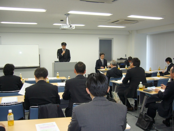 定例会の様子