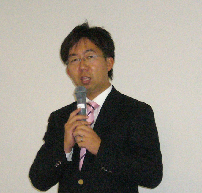 調査結果を報告する(株)リクルート住宅カンパニーSUUMO編集長・池本洋一氏